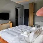 Celest Boutique Urban Hideaway Chalet