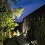 בקתה Celest Boutique Urban Hideaway